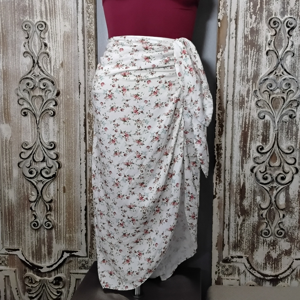 Lulu’s A Fling Thing White Floral Print High-Waisted Midi Skirt